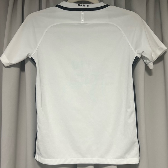 AUTHENTIC PSG WHITE-GOLD SOCCER SHIRT. - Picture 8 of 8